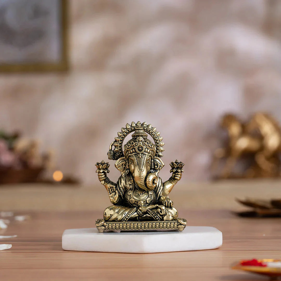 Brass Dagdusheth Ganpati Murti (4 Inch)