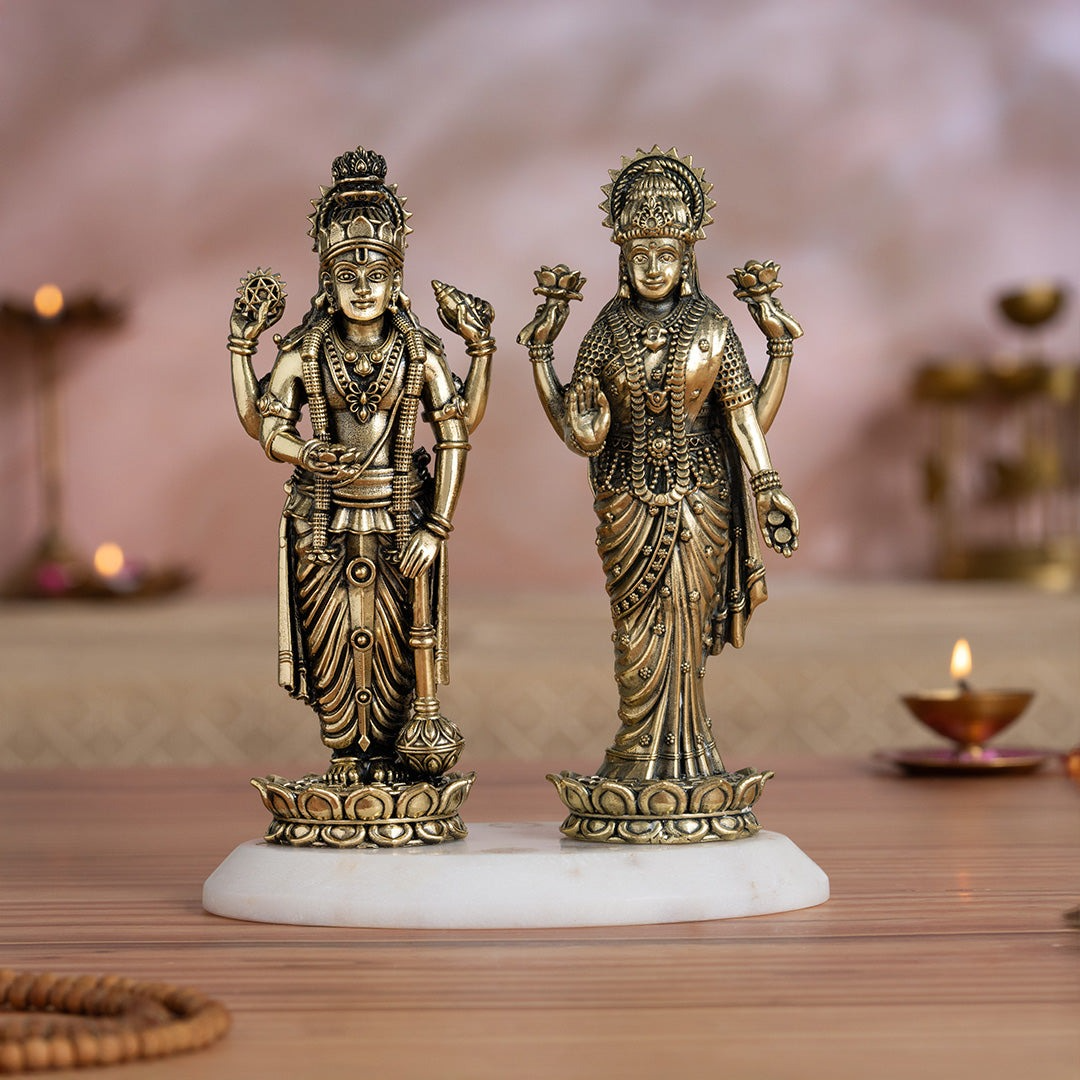 StandingVishnuLakshmi-sadhnaa