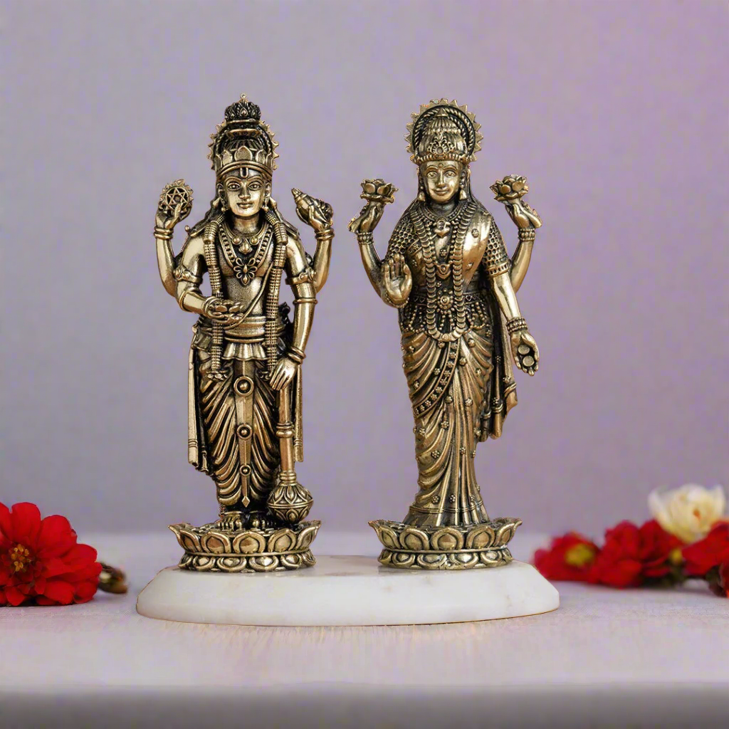 StandingVishnuLakshmi-sadhnaa